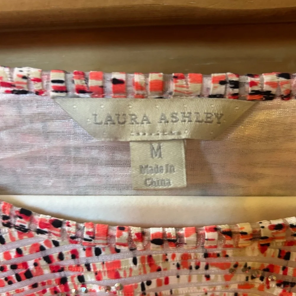 Laura Ashley Top Coral Studded 3/4 Sleeve‎ Women's Size Medium - Picture 5 of 7